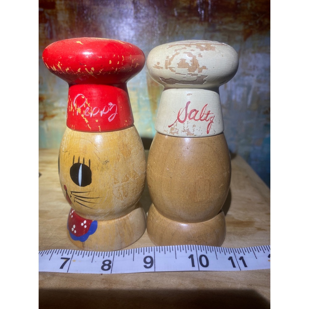 Vintage Wooden Cat Chef Salt and Pepper Shakers Salty Peppy Japan Mid Century - Picture 2 of 4